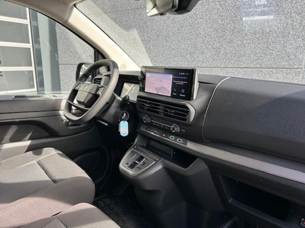 52013568-1.jpg