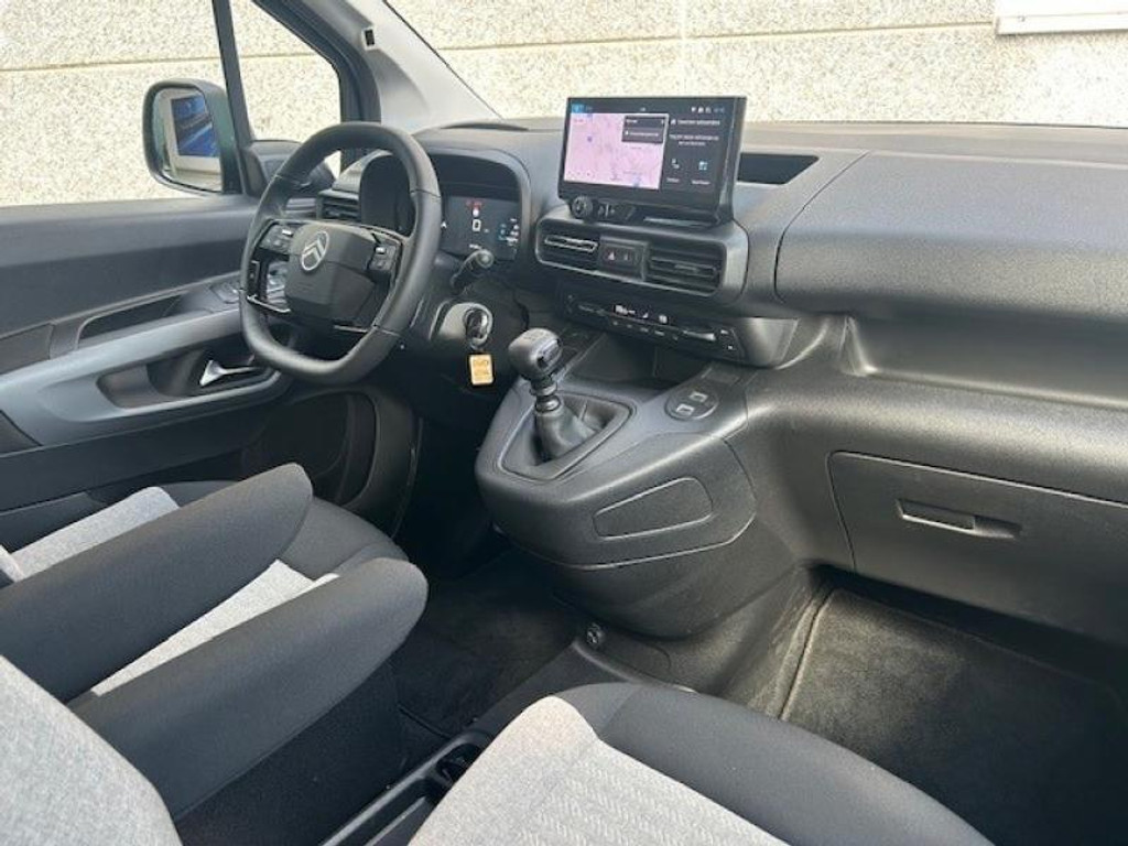 53605349-1.jpg
