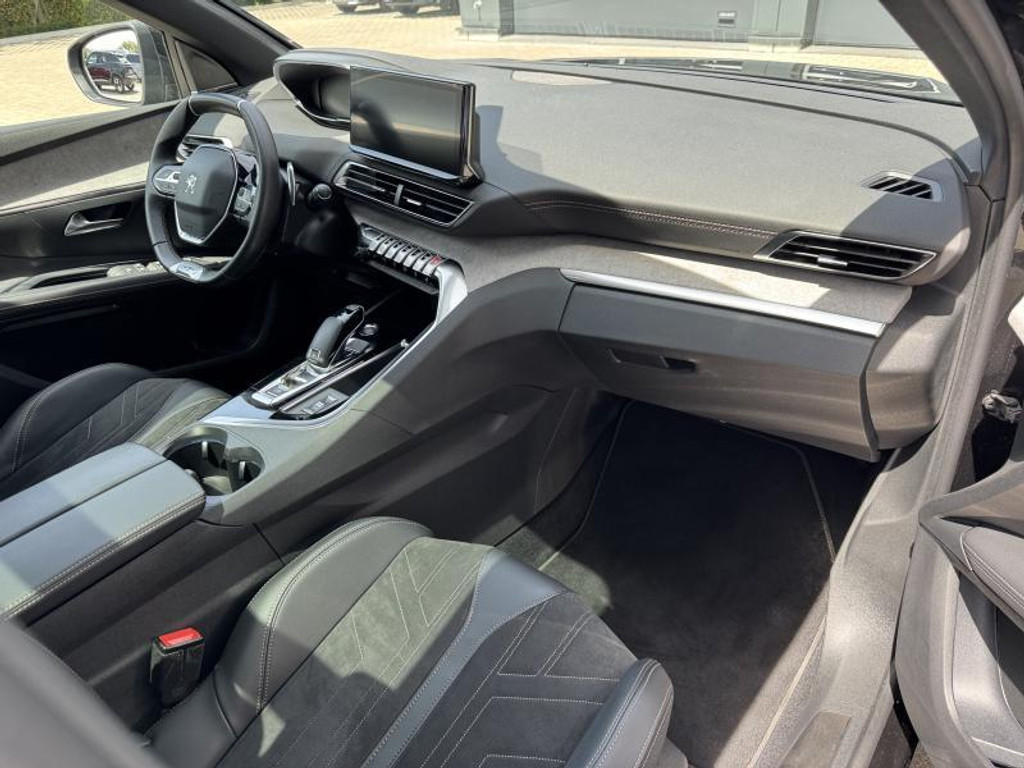 54833276-1.jpg