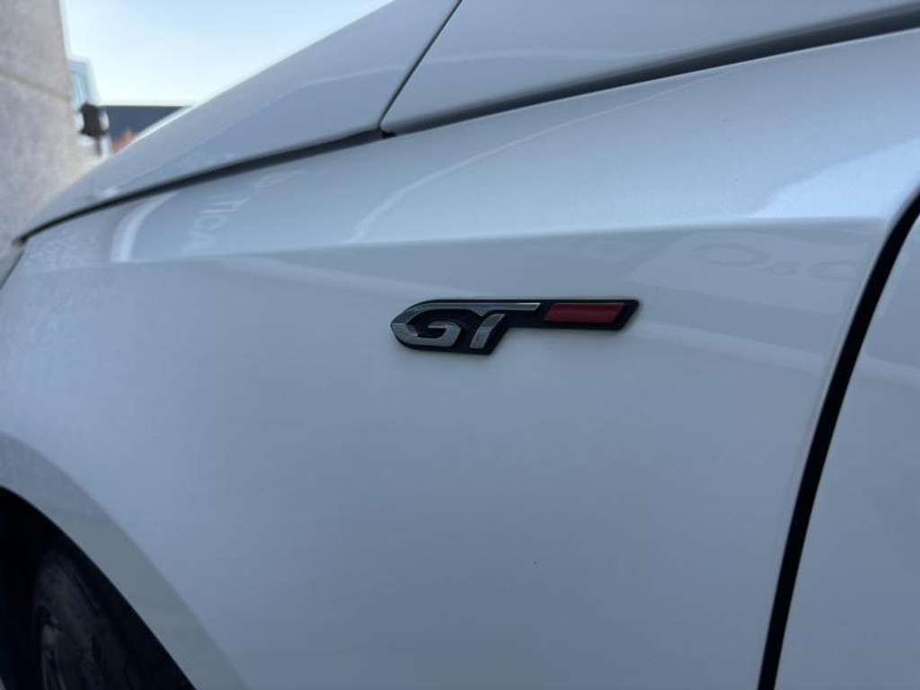 54881074-4.jpg