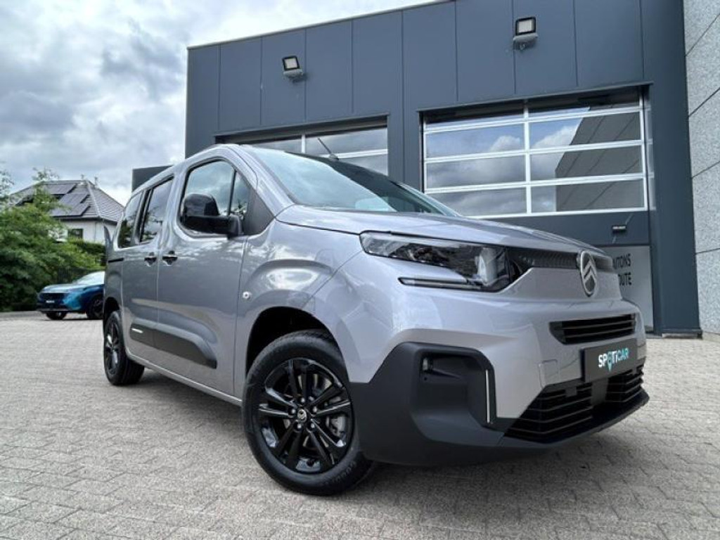 55370613-4.jpg