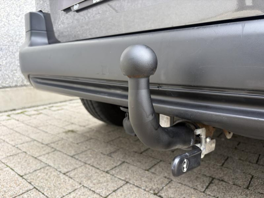 56397117-4.jpg