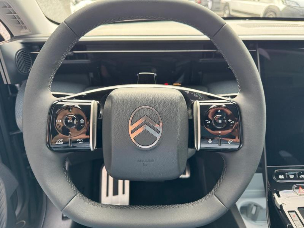 56531917-3.jpg