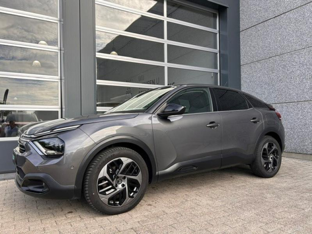56754730-3.jpg